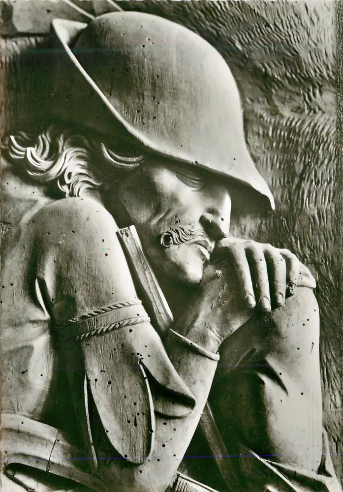 Estatua de soldado en armadura — detalle tallado — editor y número de serie ilegibles - Anverso