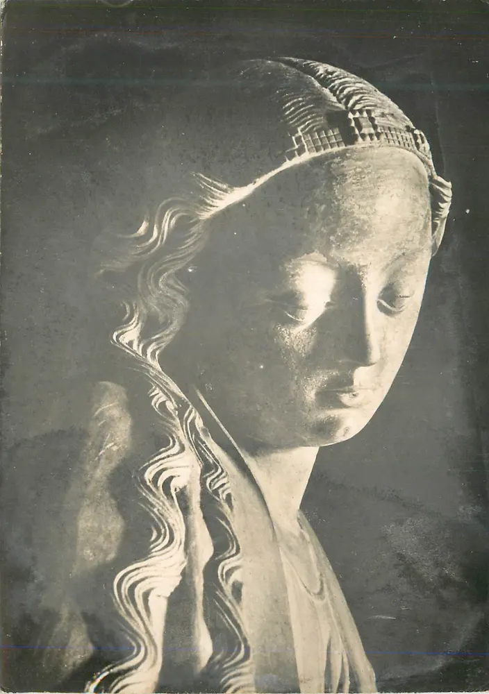 Statue der Jungfrau — Detail — Verlag und Seriennummer nicht lesbar - Vorderseite