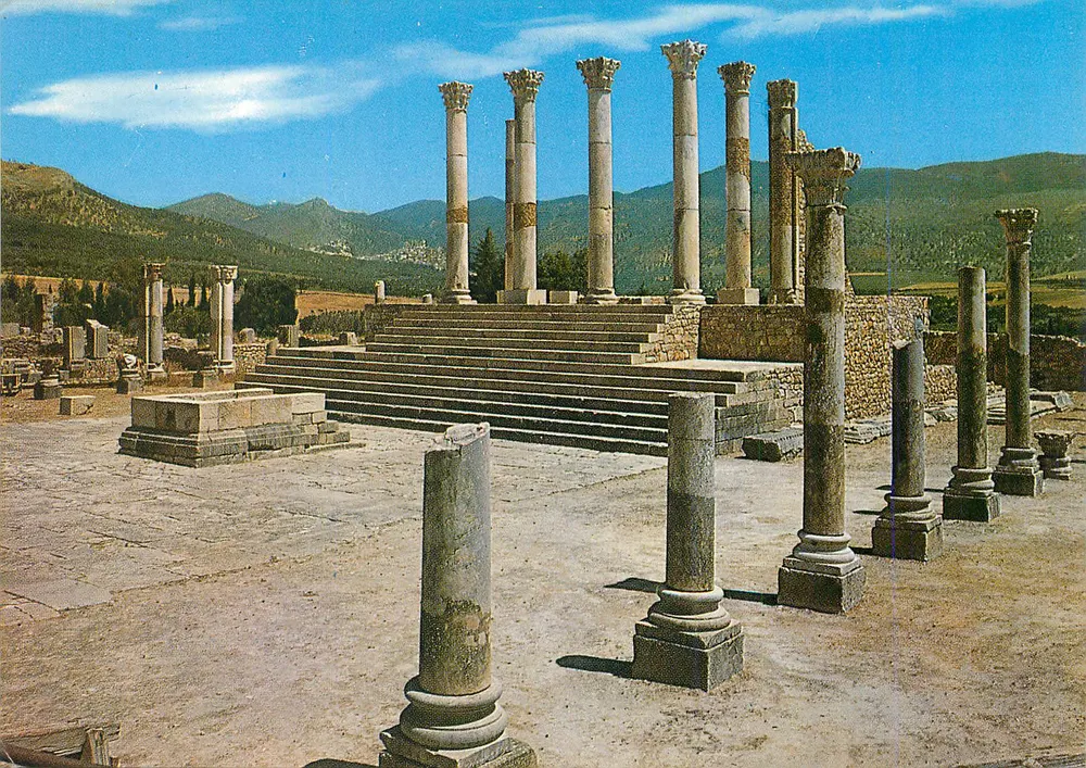 Templo romano de Doura-Europos — ruínas colonnadas — editor desconhecido - Frente