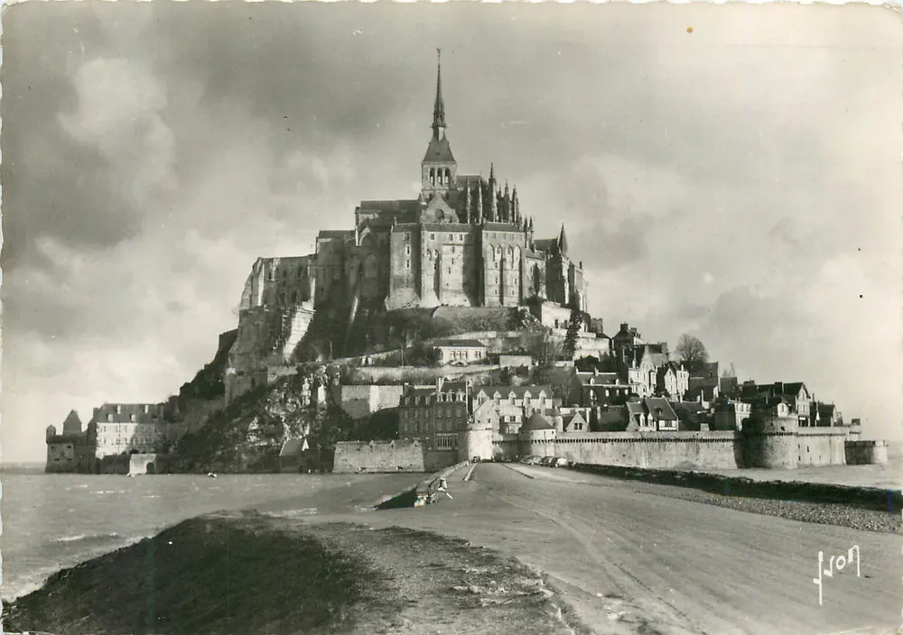 Mont Saint-Michel — panoramische weergave — J. Léon - Voorkant