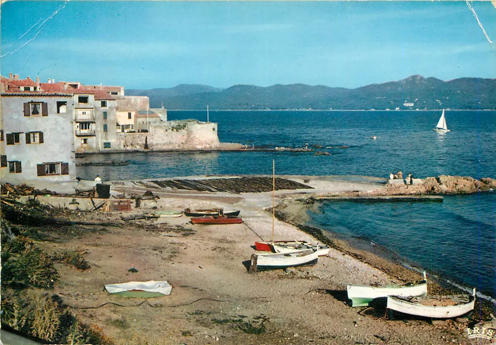 Hafen von Sainte-Marguerite — Blick auf den Hafen mit Booten und Festung — Verlag nicht sichtbar - Vorderseite