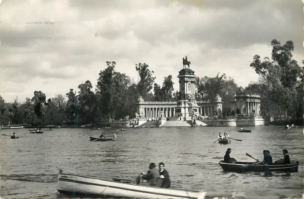 Monumento do Alfonso XII — Park Retiro — Madryt - Awers