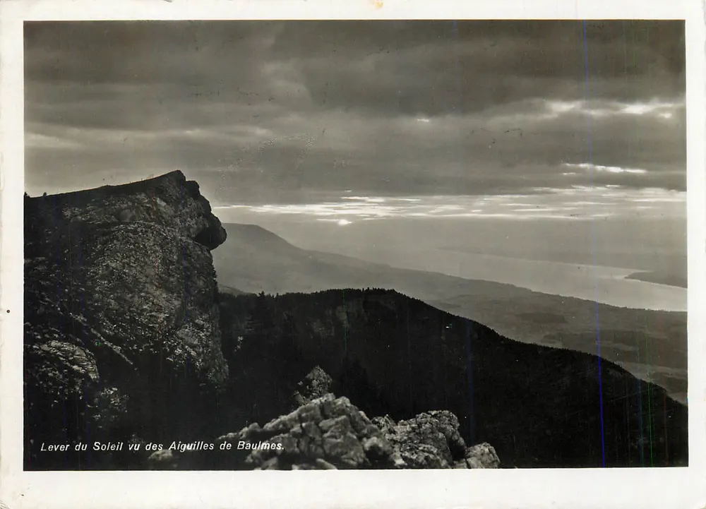 Nascer do Sol visto das Aiguilles de Baulmes — vista panorâmica montanhosa - Frente