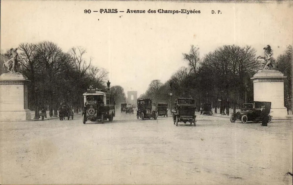 Paris — Avenida dos Campos-Élisée — D.P. n°90 - Frente