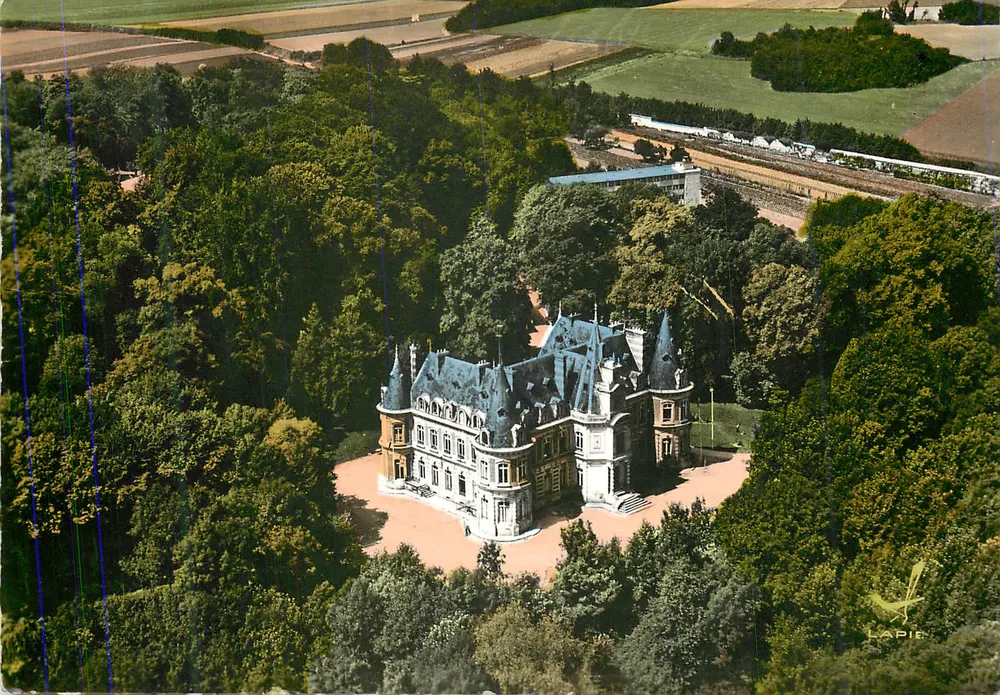 Schloss La Pie — Luftbild — Verlag LAPIE - Vorderseite