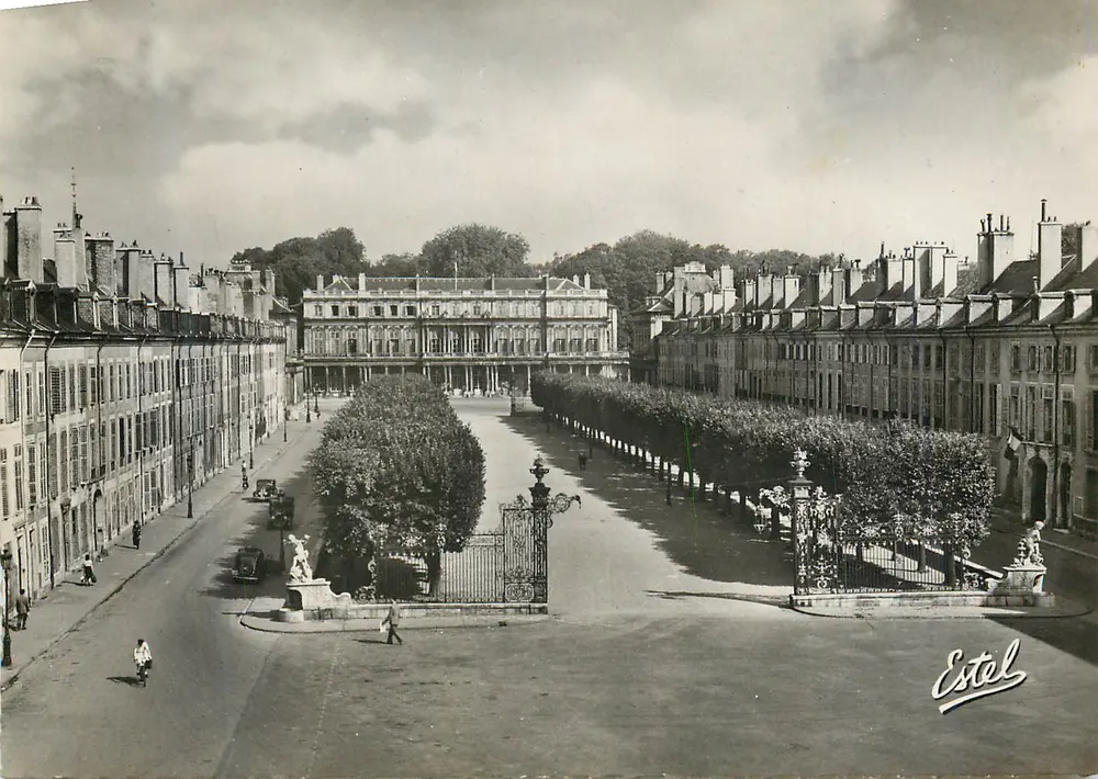Place d'Armes — Castelo de Versailles — Estel - Frente