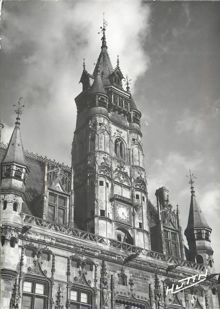 Hotel de Ville de Metz — vista da torre da igreja — HUTTH - Frente