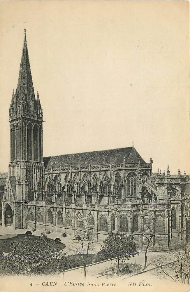Caen — A Igreja de São Pedro — ND Phot. - Frente