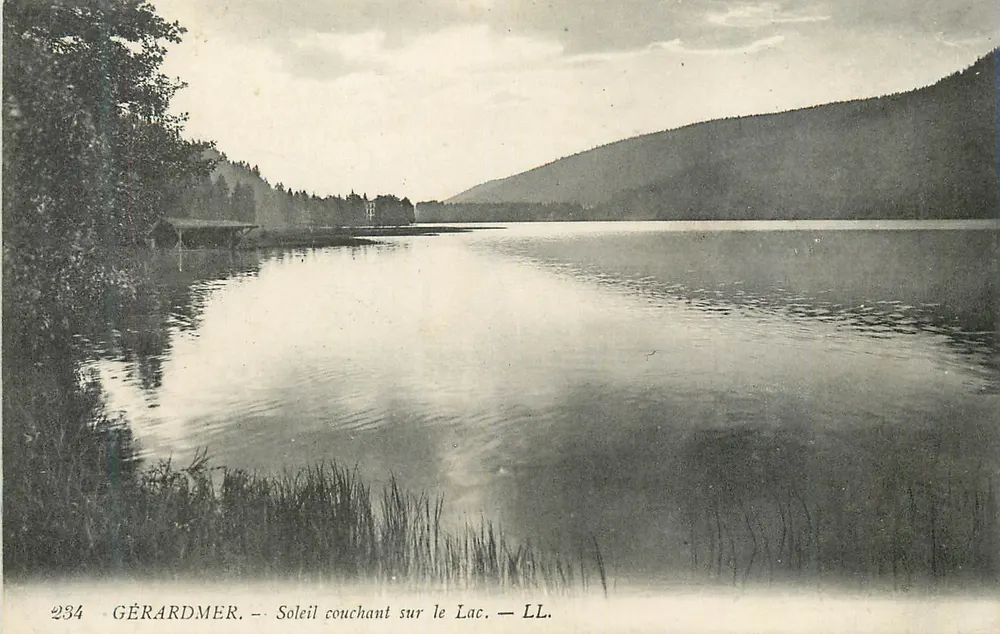Gérardmer — Pôr do sol no Lago — LL - Frente