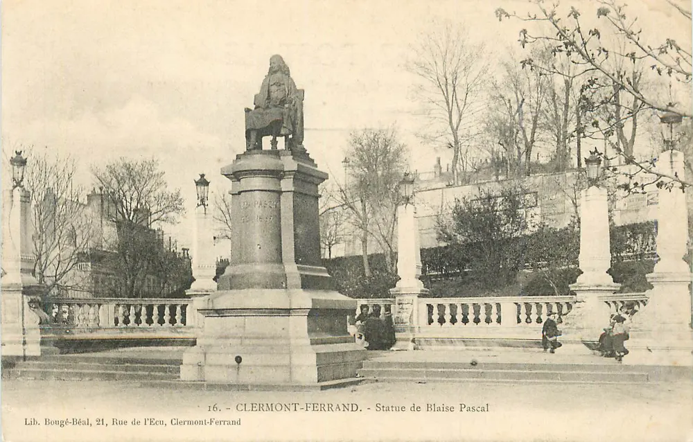 Clermont-Ferrand — Estátua de Blaise Pascal — Lib. Bougé-Béal, 21 Rue de l'Ecu - Frente