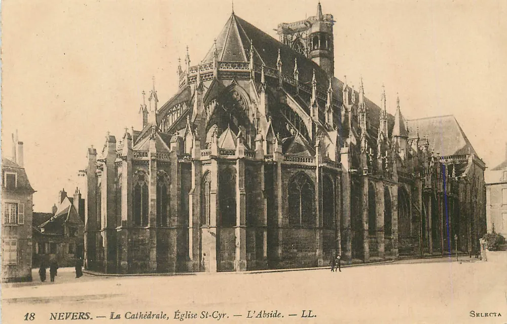 Nevers — Die Kathedrale, Kirche St-Cyr — Die Apse — Selecta - Vorderseite