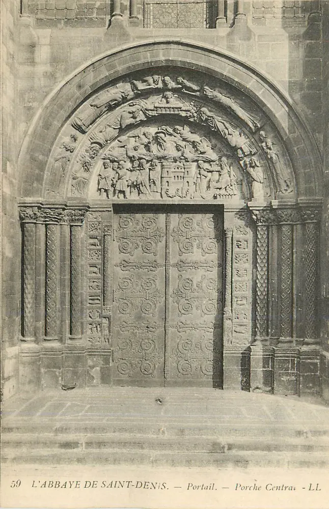 Die Abtei Saint-Denis — Portal — Zentraler Vorhof — LL - Vorderseite