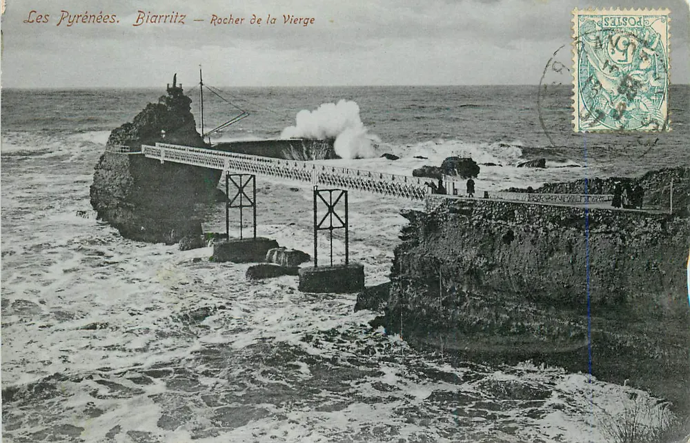 Biarritz — Rocher de la Vierge — Os Pirineus - Frente