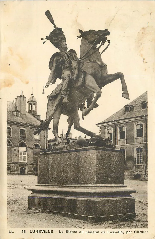 Lunéville — Statue des Generals de Lassalle, von Cordier - Vorderseite