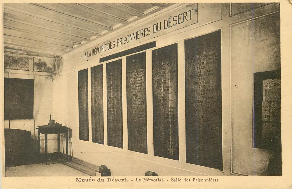 Museum des Wüsten - Das Denkmal - Saal der Gefangenen — Museum des Wüsten - Vorderseite