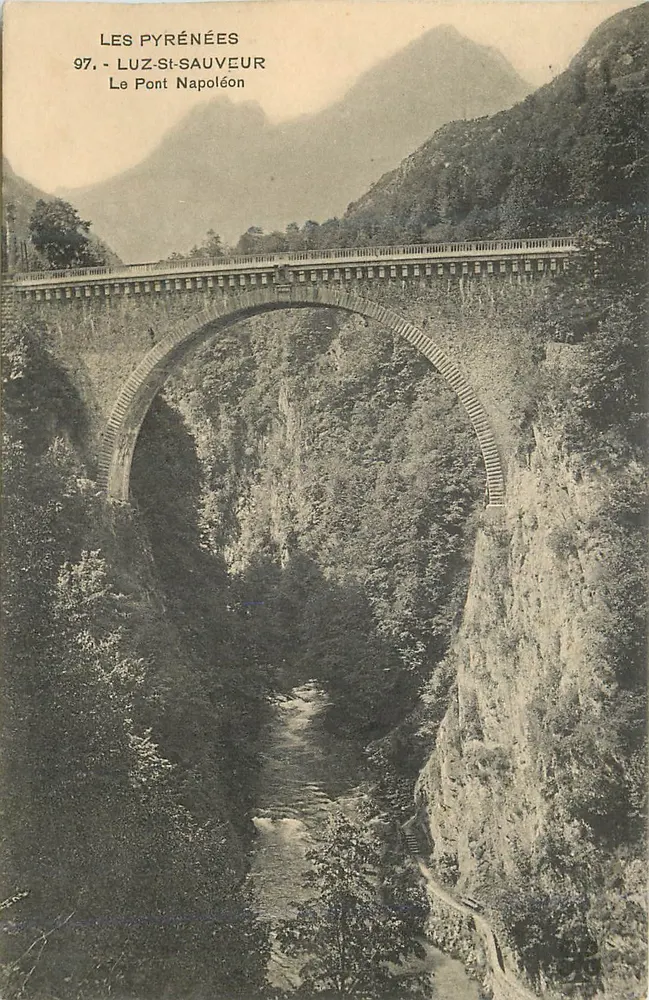 Die Pyrenäen — Luz-Saint-Sauveur — Die Napoleonbrücke - Vorderseite