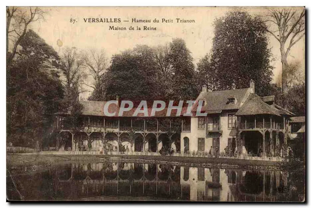 Versailles — Dorf des Petit Trianon. Königinnenhaus - Vorderseite