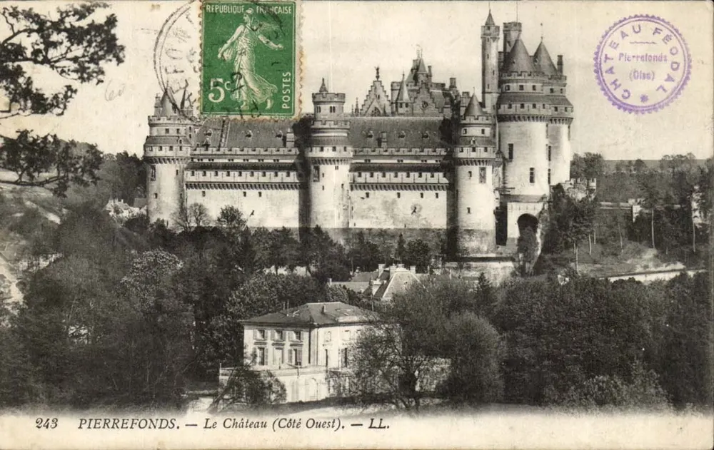 Pierrefonds — O Castelo (Lado Oeste) — LL. - Frente