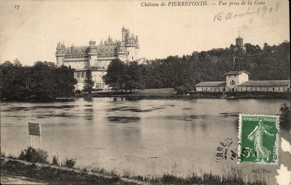 Schloss PIERREFONDS — Ansicht vom Bahnhof — ND Phot - Vorderseite