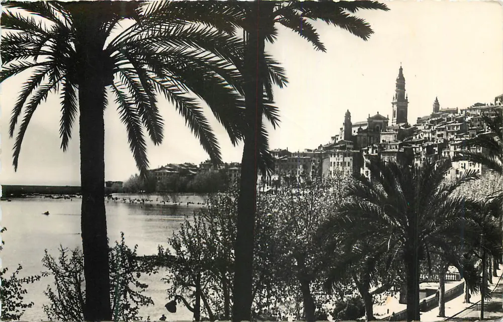 Vista da cidade a partir dos palmazeiros — Editor não identificado - Frente