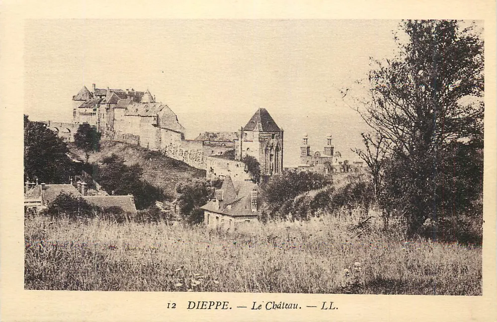 Dieppe — O Castelo — LL. — n°12 - Frente