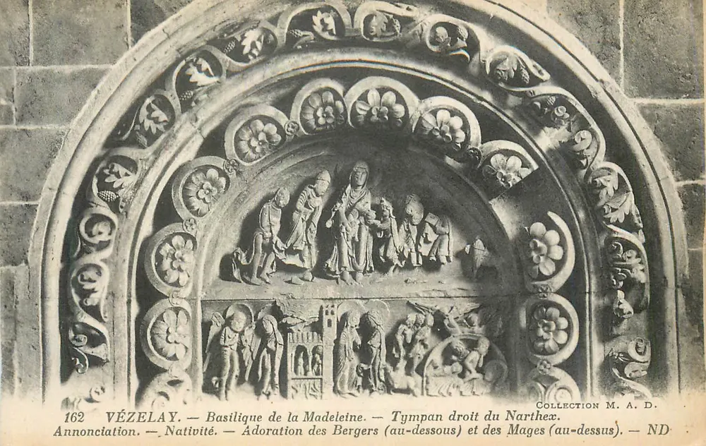 VÉZELAY — Basilika der Madeleine — Rechter Tympanon des Narthex (Verkündigung, Geburt Christi, Anbetung der Hirten und der Weisen) - Vorderseite