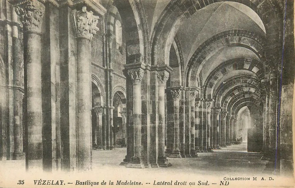 VÉZELAY — Basilika der Madeleine — Rechte Seite oder Südseite - Vorderseite