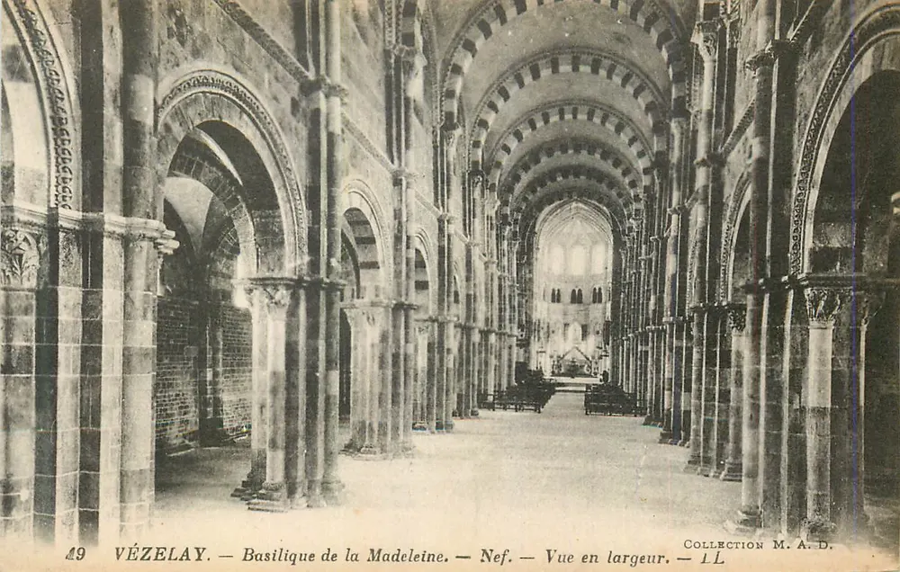 Vézelay — Basilique de la Madeleine — Nave — Breitblick — Sammlung M.A.D. - Vorderseite