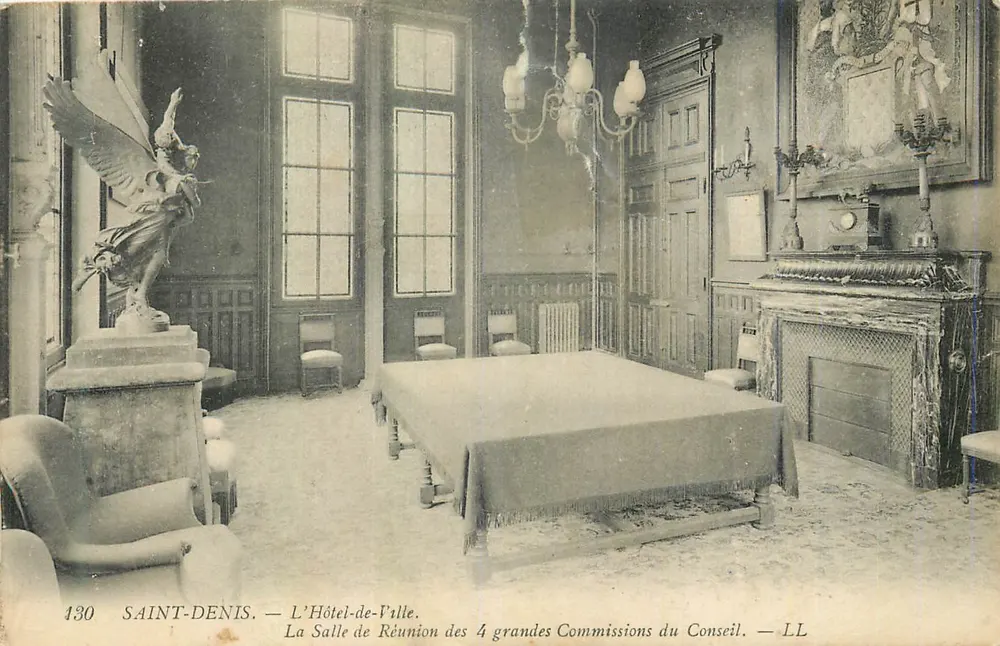 Saint-Denis — Das Rathaus. Der Sitzungssaal der 4 Großen Kommissionen des Rates — LL - Vorderseite