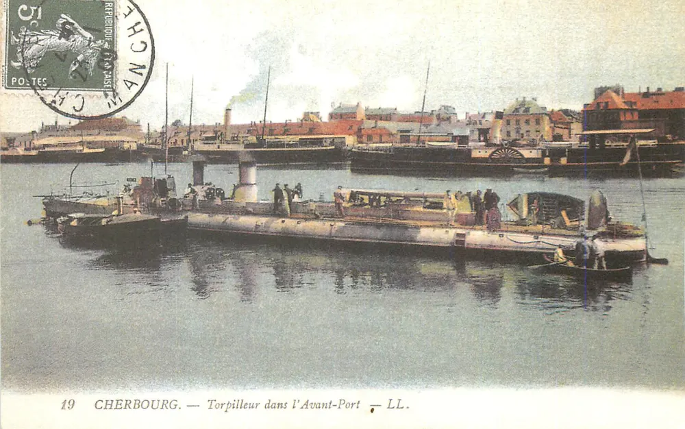 Cherbourg — Torpedoboot im Avant-Port — LL. - Vorderseite