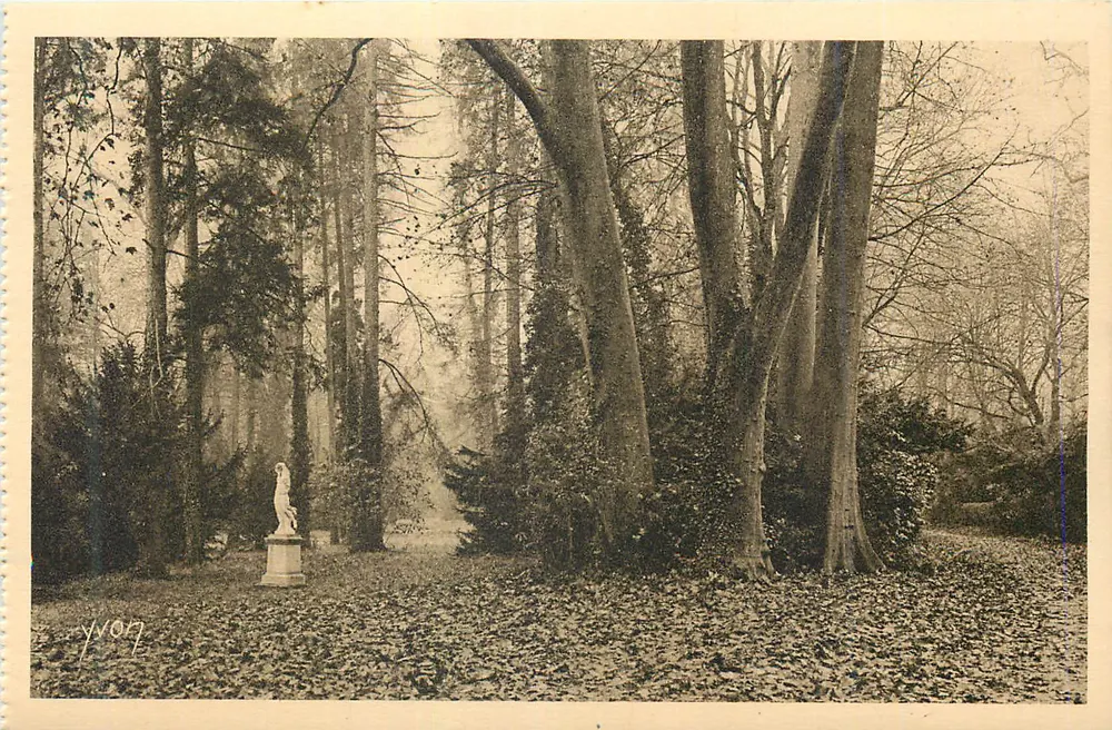 Statue in einem Waldpark — Yvon — n° 17 - Vorderseite