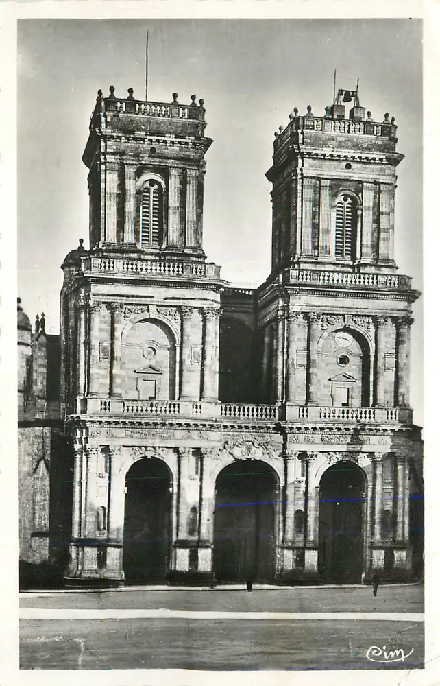 Catedral de Metz — fachada e torres — Cim - Frente