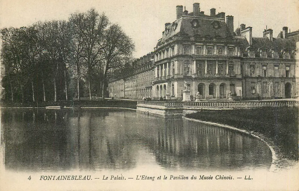 Fontainebleau — Das Schloss, Der See und das Pavillon des Chinesischen Museums — LL. - Vorderseite