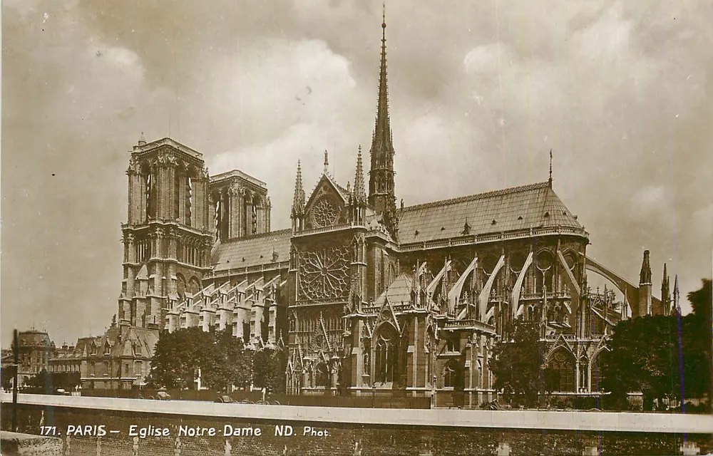 Paris — Igreja Notre-Dame — Fot. ND. n° 171 - Frente