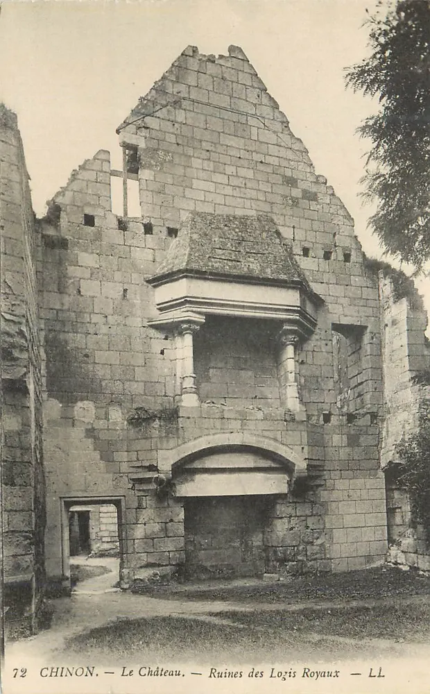 Chinon — Das Schloss — Ruinen der königlichen Wohnungen — LL - Vorderseite