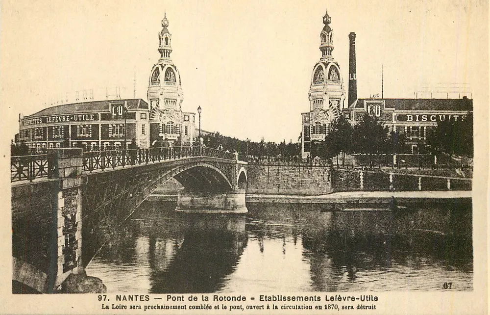 NANTES — Brücke der Rotunde — Lefèvre-Utile-Establishments - Vorderseite