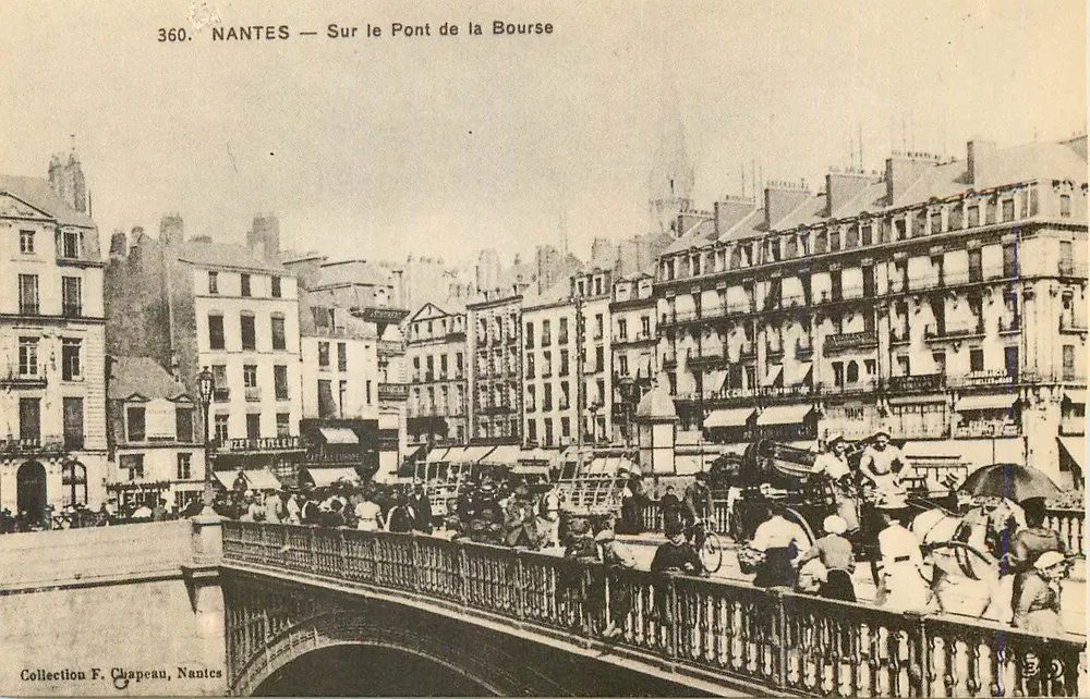 NANTES — Sobre o Ponte da Bolsa — Coleção F. Chapeau, Nantes - Frente