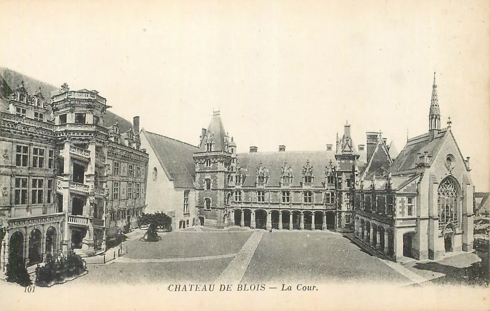 Castelo de Blois — A Cour - Frente
