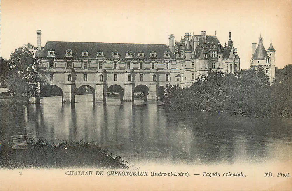 Castelo de Chenonceaux (Indre-et-Loire) — Fachada oriental — ND. Phot. - Frente