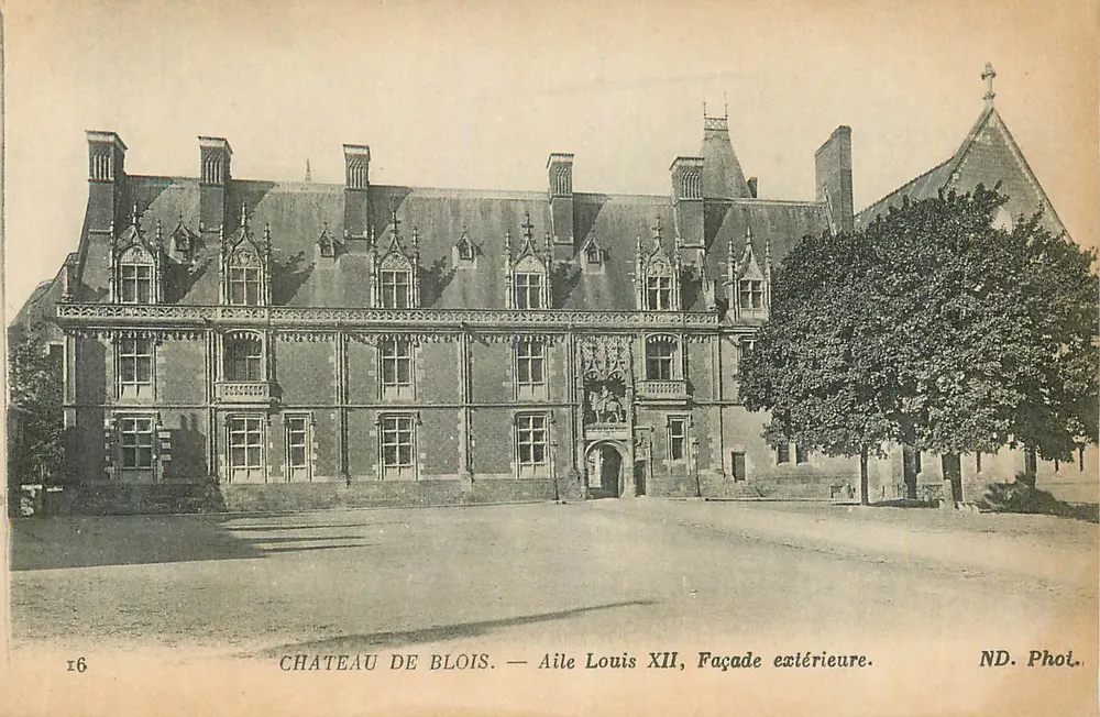 Schloss Blois — Flügel Louis XII, Äußere Fassade — ND. Phol. - Vorderseite