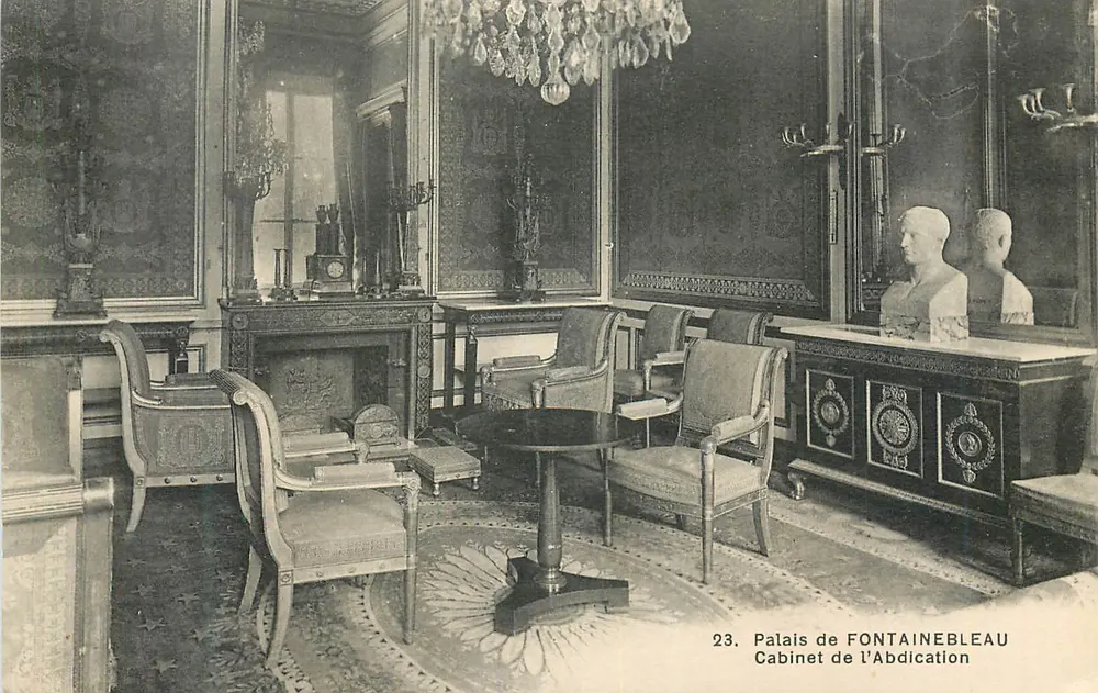 Palais de FONTAINEBLEAU — Cabinet de l'Abdication — n°23 - Recto