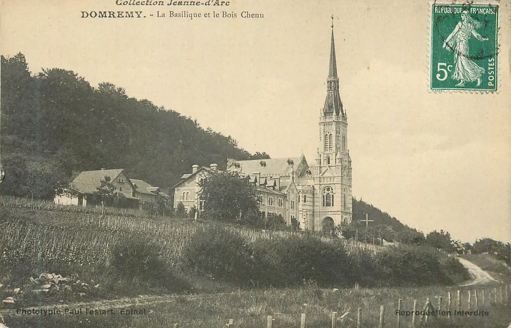 Domrémy - La Basilique et le Bois Chenu — Phototypie Paul Irestart, Epinal - Recto