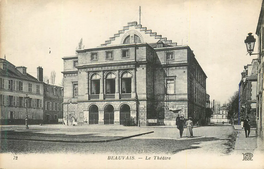 Beauvais — O Teatro — NDHoe, n°72 - Frente