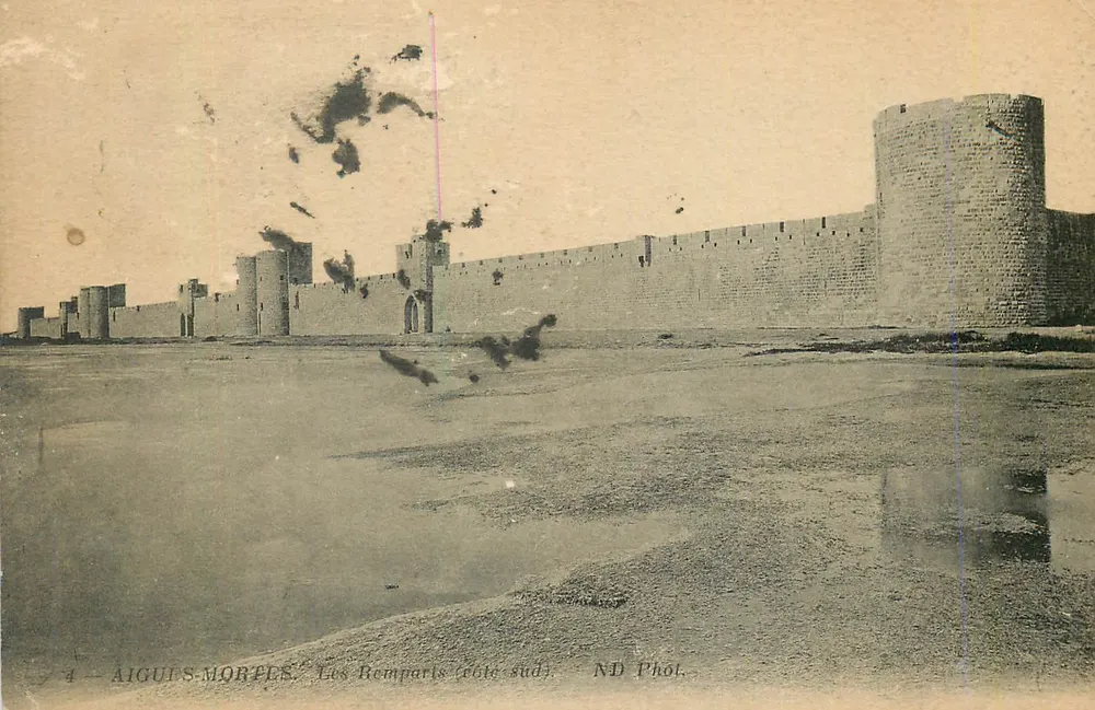 Aigues-Mortes — Les remparts (côté sud) — ND Phot. - Recto