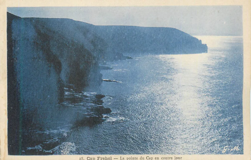 Cap Fréhel — A ponta do Cap em contraluz — G.-M. - Frente