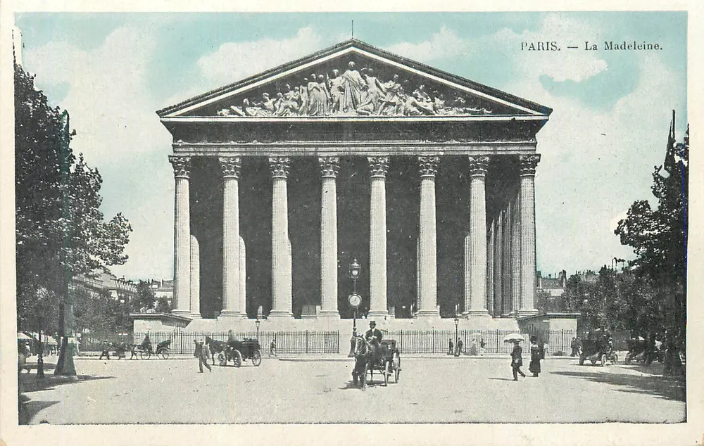 Paris — A Madeleine — vista do frontão e das colunas - Frente
