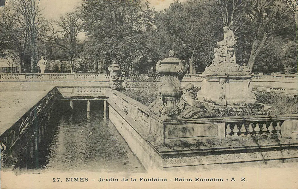 Nîmes — Garten der Fontaine - Römische Bäder — A. R. - Vorderseite