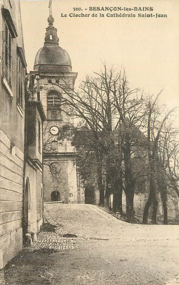 Besançon-les-Bains — Der Turm der Kathedrale Saint-Jean — Verleger: Jean, Nr. 300 - Vorderseite