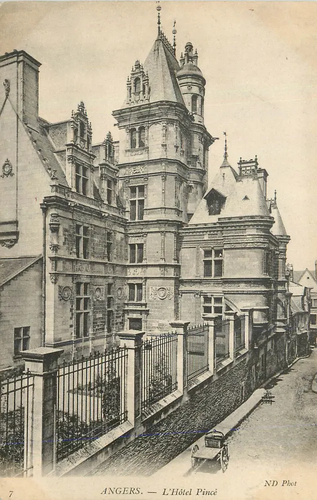 Angers — O Hotel Pincé — ND Phot - Frente