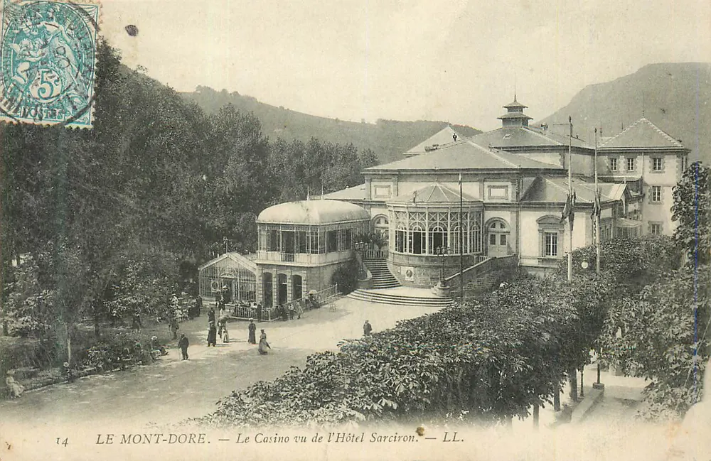 Le Mont-Dore — Le Casino vu de l'Hôtel Sarciron — LL. - Recto